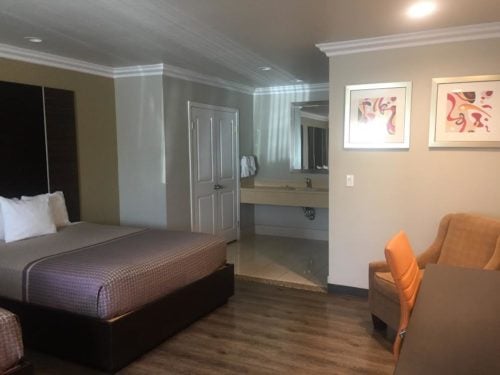 Eden Roc Inn & Suites Anaheim