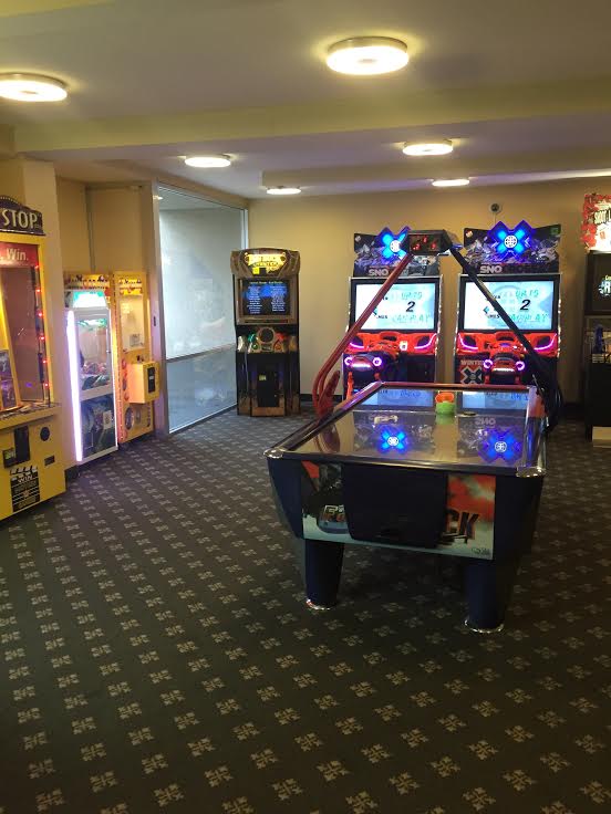 Howard Johnson Disneyland arcade