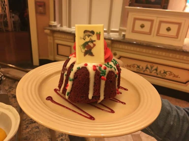 75 Disneyland Holiday Desserts to try this Christmas Disneyland Expert