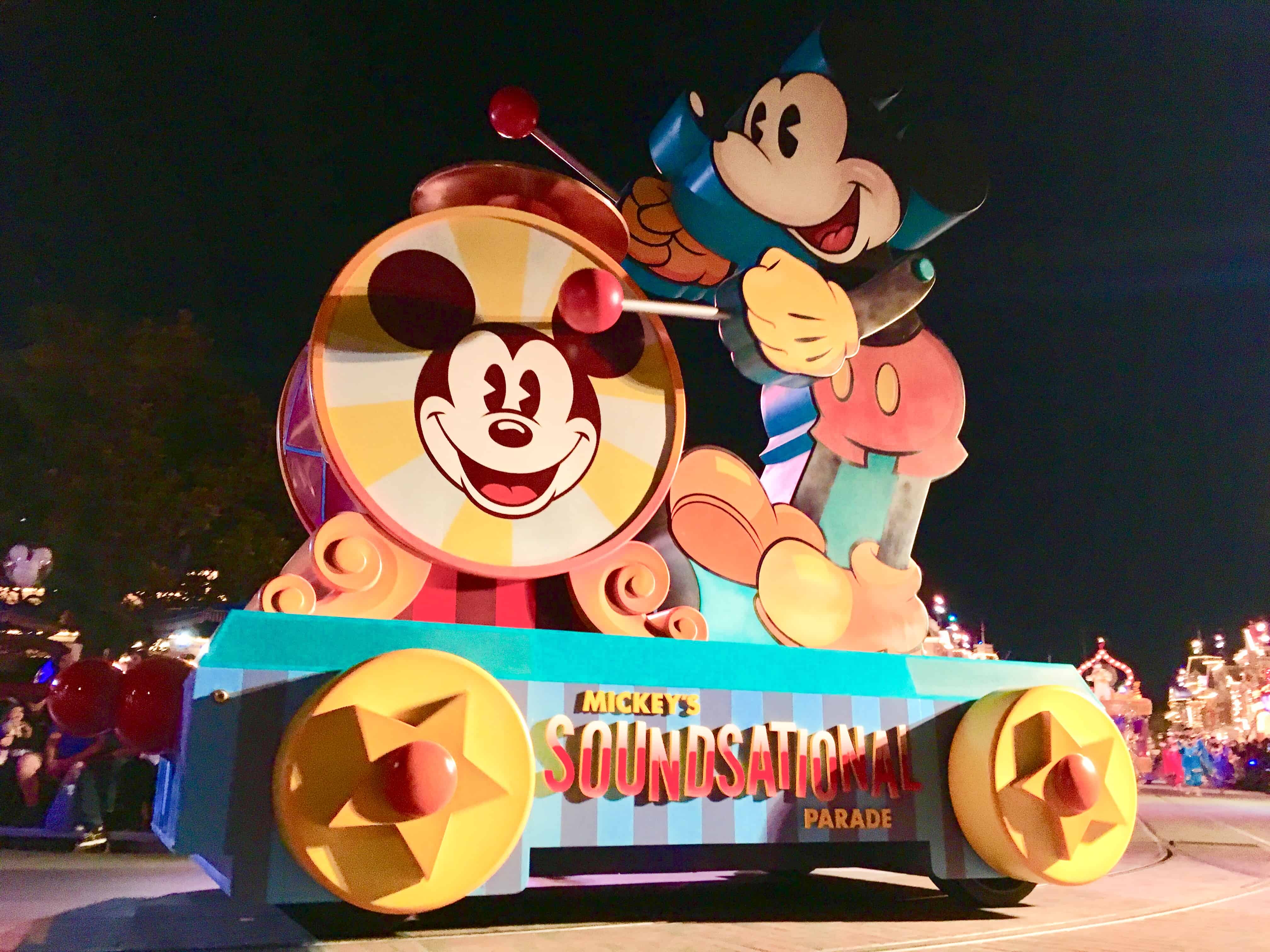 Mickeys Soundsational Parade new float