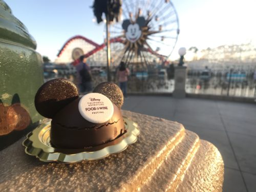 Mickey Chocolate Crunch Cake
