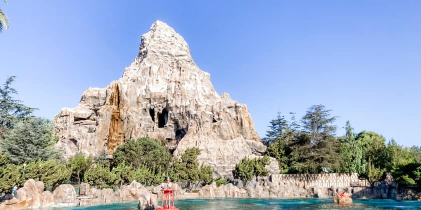 How Much is Disneyland FASTPASS? 2026 Lightning Lane Cost & Guide