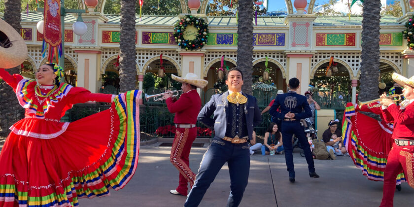 Your Disneyland Holiday Shows and Parades Strategy