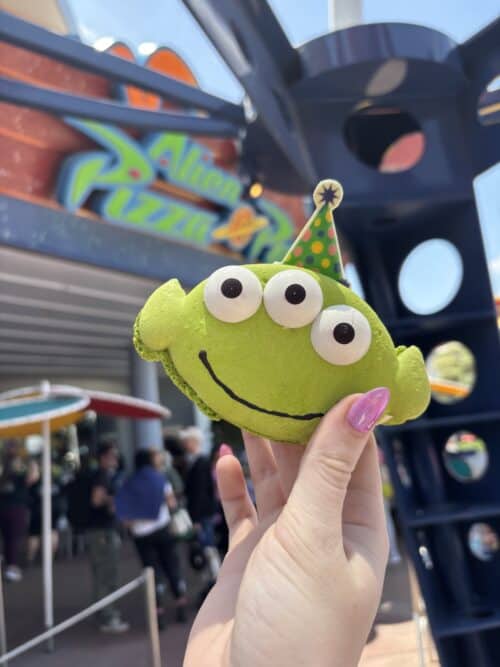 Alien Macaroon 70th