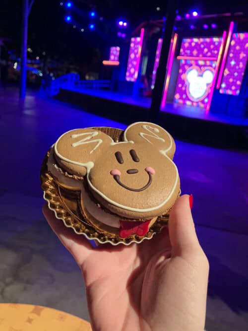 Sticky Toffee Pudding Macaron Sticky Toffee Pudding Macaron